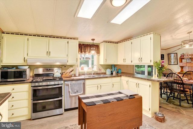 314 MAPLE AVE, Manheim, PA 17545