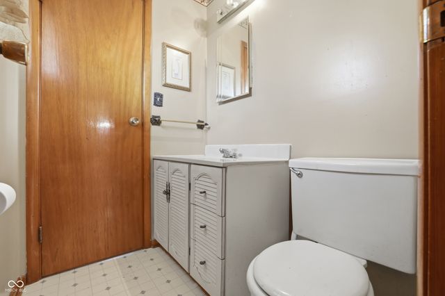 5539 W Us Highway 52, New Palestine, IN 46163