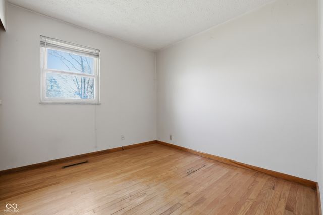 5539 W Us Highway 52, New Palestine, IN 46163