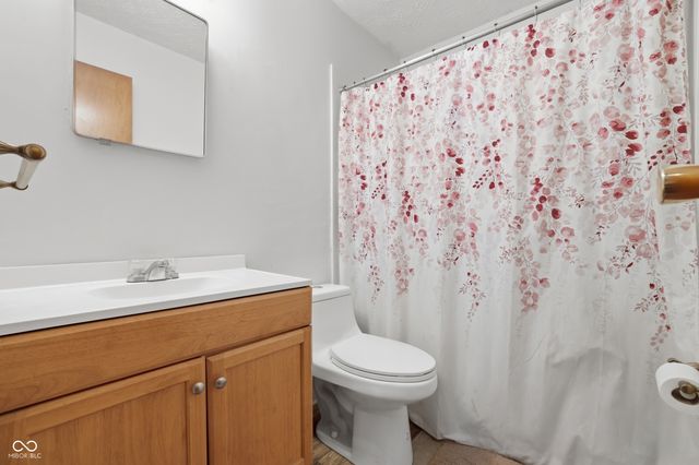 5539 W Us Highway 52, New Palestine, IN 46163