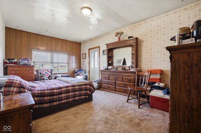 5539 W Us Highway 52, New Palestine, IN 46163