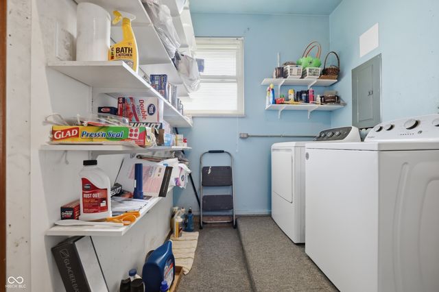 5539 W Us Highway 52, New Palestine, IN 46163