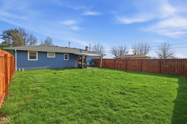 5539 W Us Highway 52, New Palestine, IN 46163