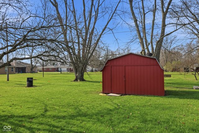 5539 W Us Highway 52, New Palestine, IN 46163