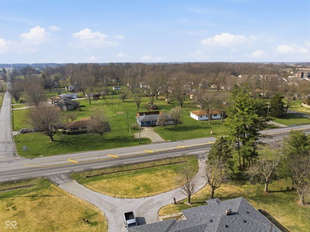 5539 W Us Highway 52, New Palestine, IN 46163