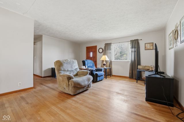 5539 W Us Highway 52, New Palestine, IN 46163