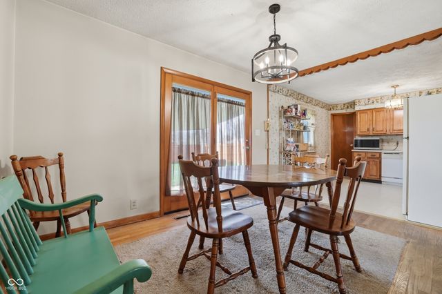 5539 W Us Highway 52, New Palestine, IN 46163