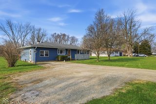 5539 W Us Highway 52, New Palestine, IN 46163