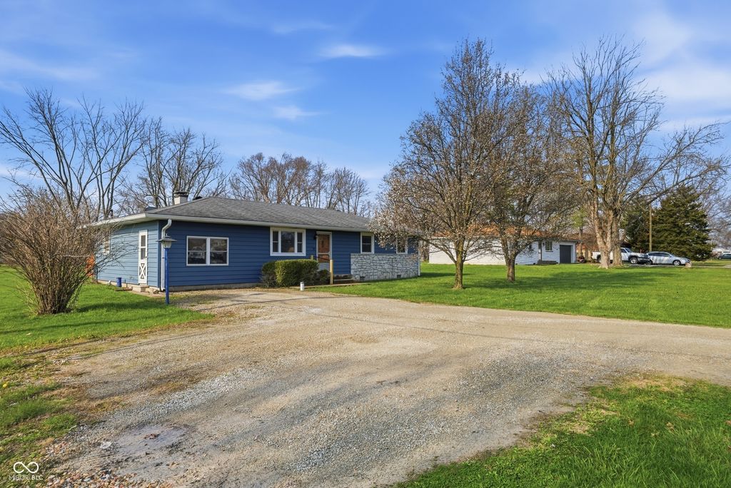 5539 W Us Highway 52, New Palestine, IN 46163