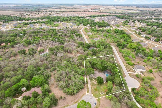 142 Llano CT, Cedar Creek, TX 78612