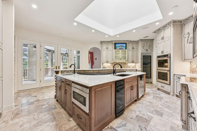 142 Llano CT, Cedar Creek, TX 78612