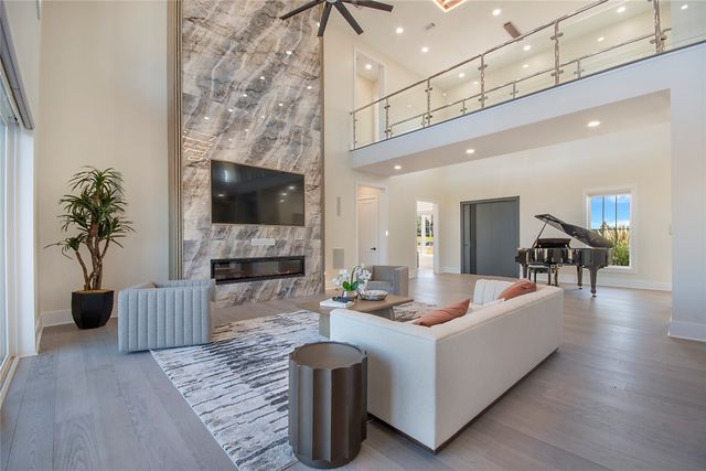 100 Old Vineyard Lane, Heath, TX 75032