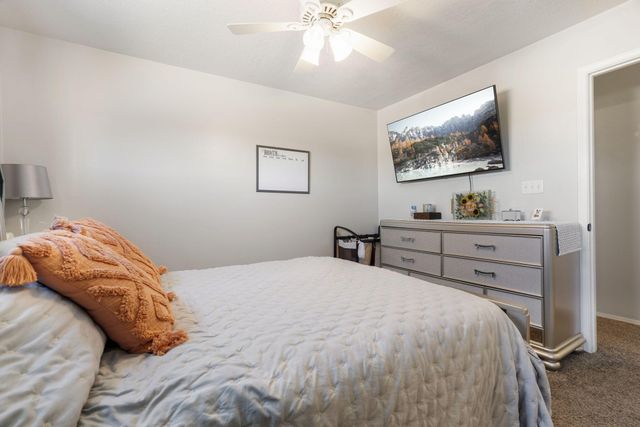 2185 High Desert Circle NE, Rio Rancho, NM 87144