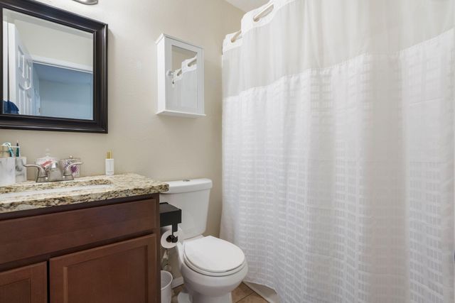 2185 High Desert Circle NE, Rio Rancho, NM 87144