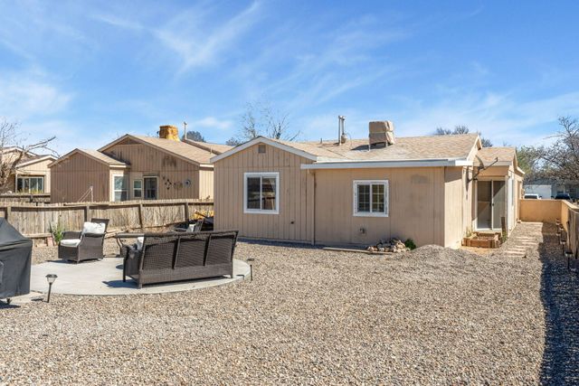 2185 High Desert Circle NE, Rio Rancho, NM 87144
