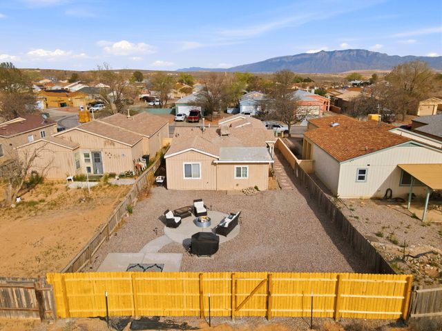 2185 High Desert Circle NE, Rio Rancho, NM 87144