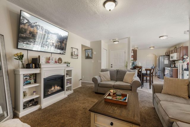 2185 High Desert Circle NE, Rio Rancho, NM 87144