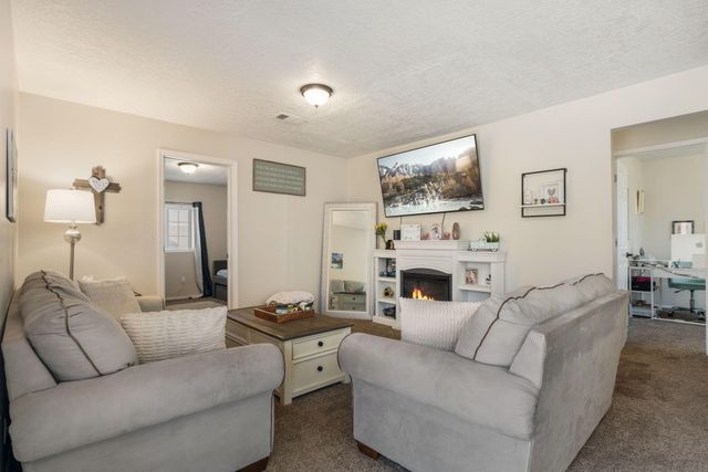 2185 High Desert Circle NE, Rio Rancho, NM 87144