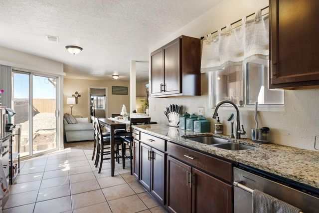 2185 High Desert Circle NE, Rio Rancho, NM 87144