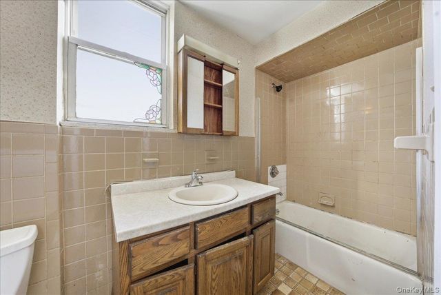 3076 Lasalle Avenue, Bronx, NY 10461