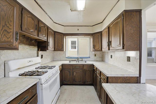 3076 Lasalle Avenue, Bronx, NY 10461