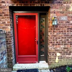 301 MOUNTAINVIEW DR #301, Chesterbrook, PA 19087