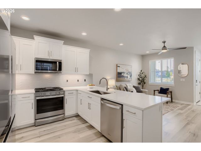 4196 Se CENTURY Blvd, Hillsboro, OR 97123
