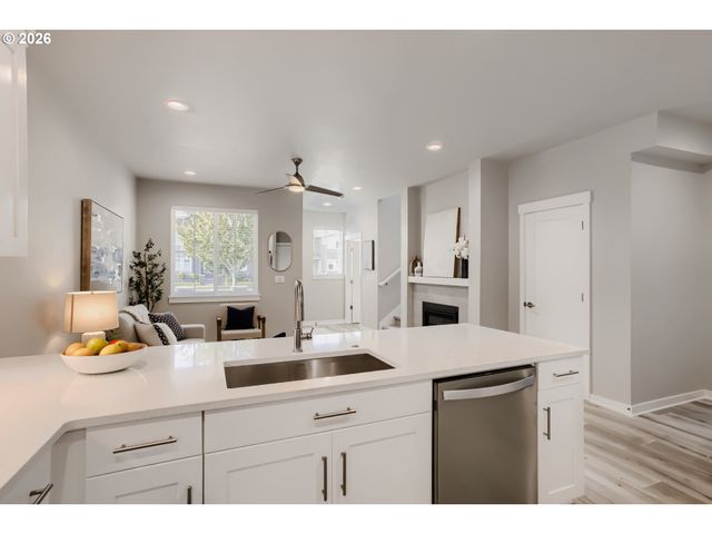 4196 Se CENTURY Blvd, Hillsboro, OR 97123