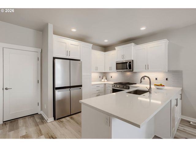 4196 Se CENTURY Blvd, Hillsboro, OR 97123