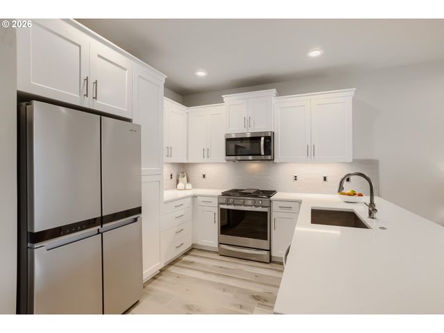 4196 Se CENTURY Blvd, Hillsboro, OR 97123