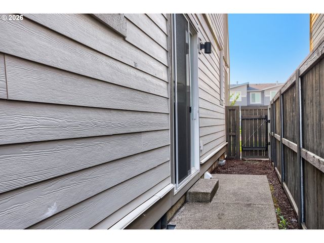 4196 Se CENTURY Blvd, Hillsboro, OR 97123
