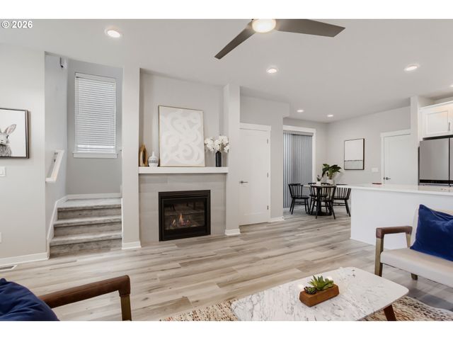 4196 Se CENTURY Blvd, Hillsboro, OR 97123