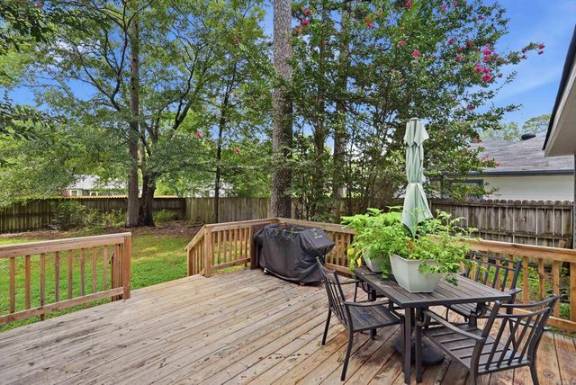 8 Oak Forest Drive, Maumelle, AR 72113
