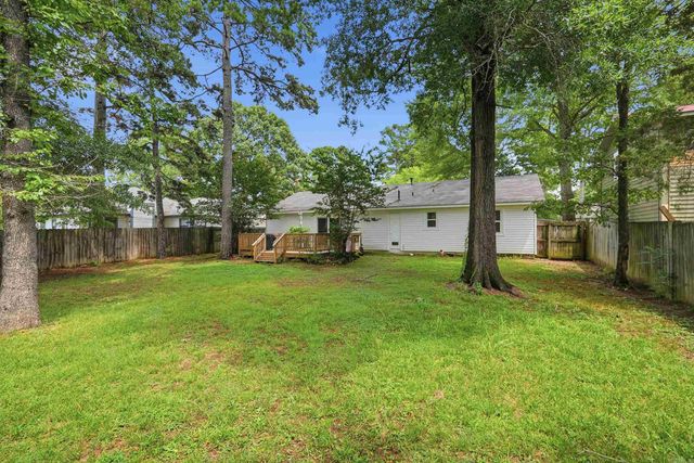 8 Oak Forest Drive, Maumelle, AR 72113