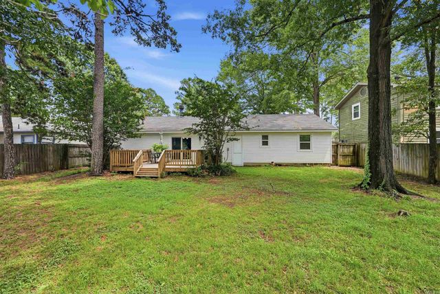 8 Oak Forest Drive, Maumelle, AR 72113