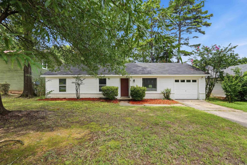 8 Oak Forest Drive, Maumelle, AR 72113