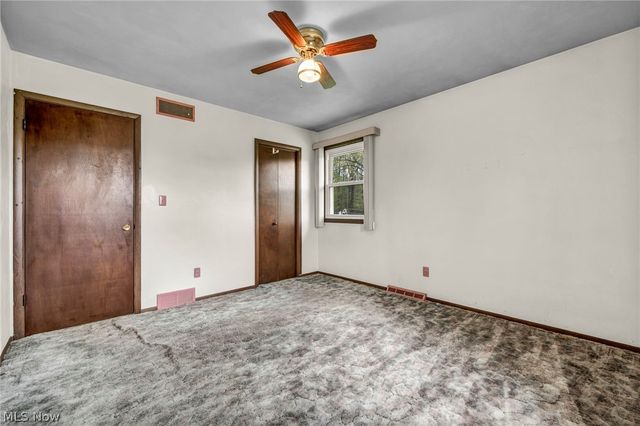3446 Niles Carver Road, Mineral Ridge, OH 44440
