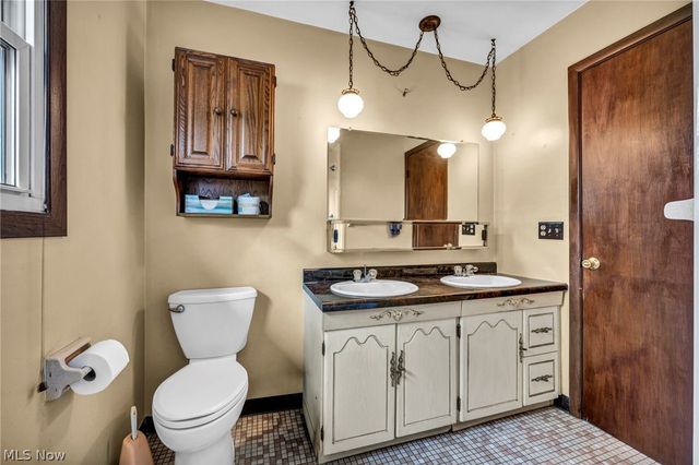 3446 Niles Carver Road, Mineral Ridge, OH 44440
