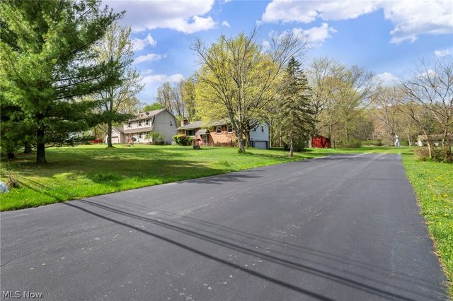 3446 Niles Carver Road, Mineral Ridge, OH 44440