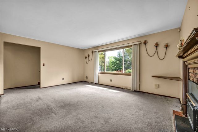 3446 Niles Carver Road, Mineral Ridge, OH 44440