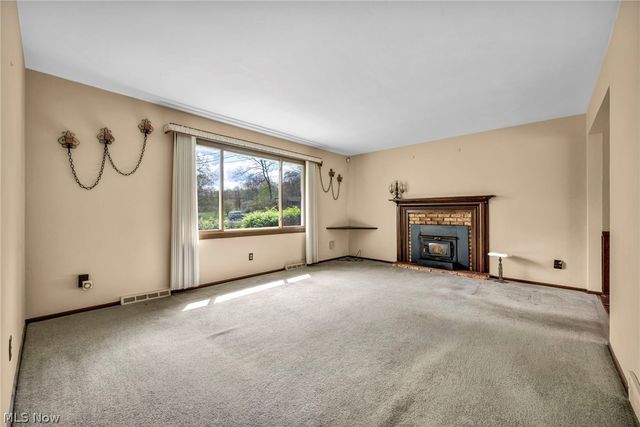3446 Niles Carver Road, Mineral Ridge, OH 44440