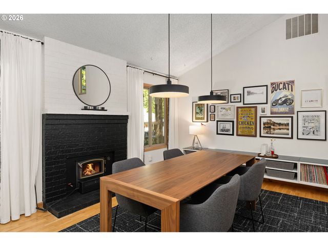 9912 Sw QUAIL POST Rd, Portland, OR 97219