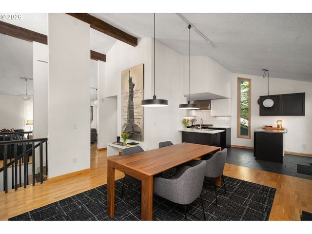 9912 Sw QUAIL POST Rd, Portland, OR 97219