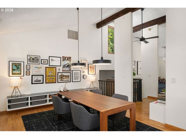 9912 Sw QUAIL POST Rd, Portland, OR 97219