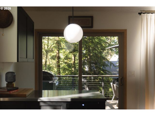 9912 Sw QUAIL POST Rd, Portland, OR 97219