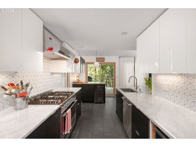 9912 Sw QUAIL POST Rd, Portland, OR 97219