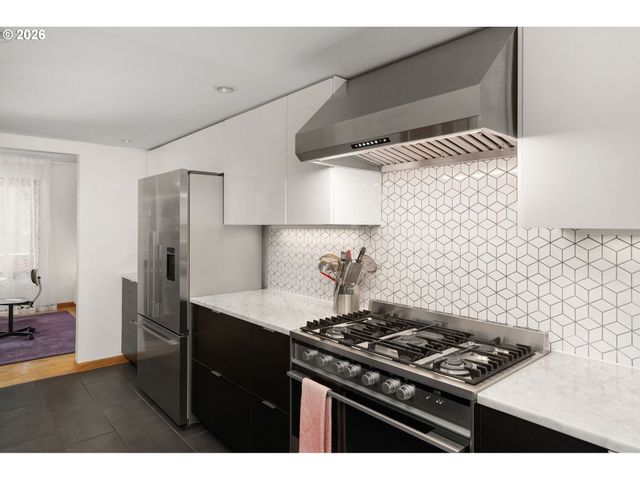 9912 Sw QUAIL POST Rd, Portland, OR 97219