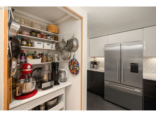 9912 Sw QUAIL POST Rd, Portland, OR 97219