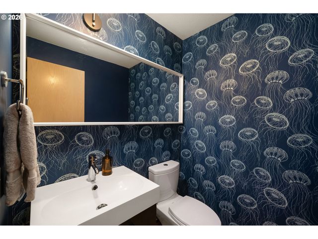 9912 Sw QUAIL POST Rd, Portland, OR 97219
