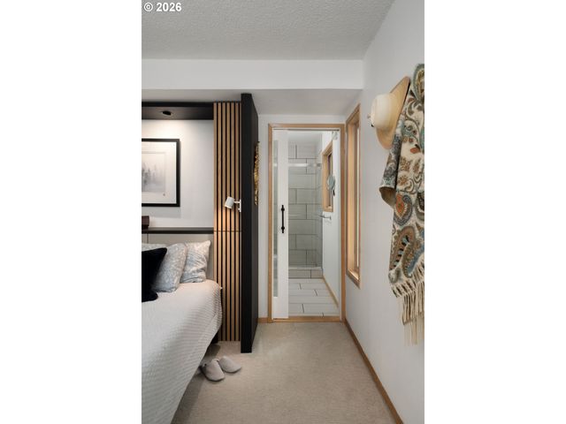 9912 Sw QUAIL POST Rd, Portland, OR 97219